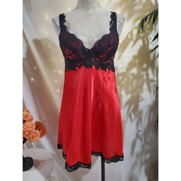 Victoria's Secret Red and Black Lace Chemise - Picture 1 of 12
